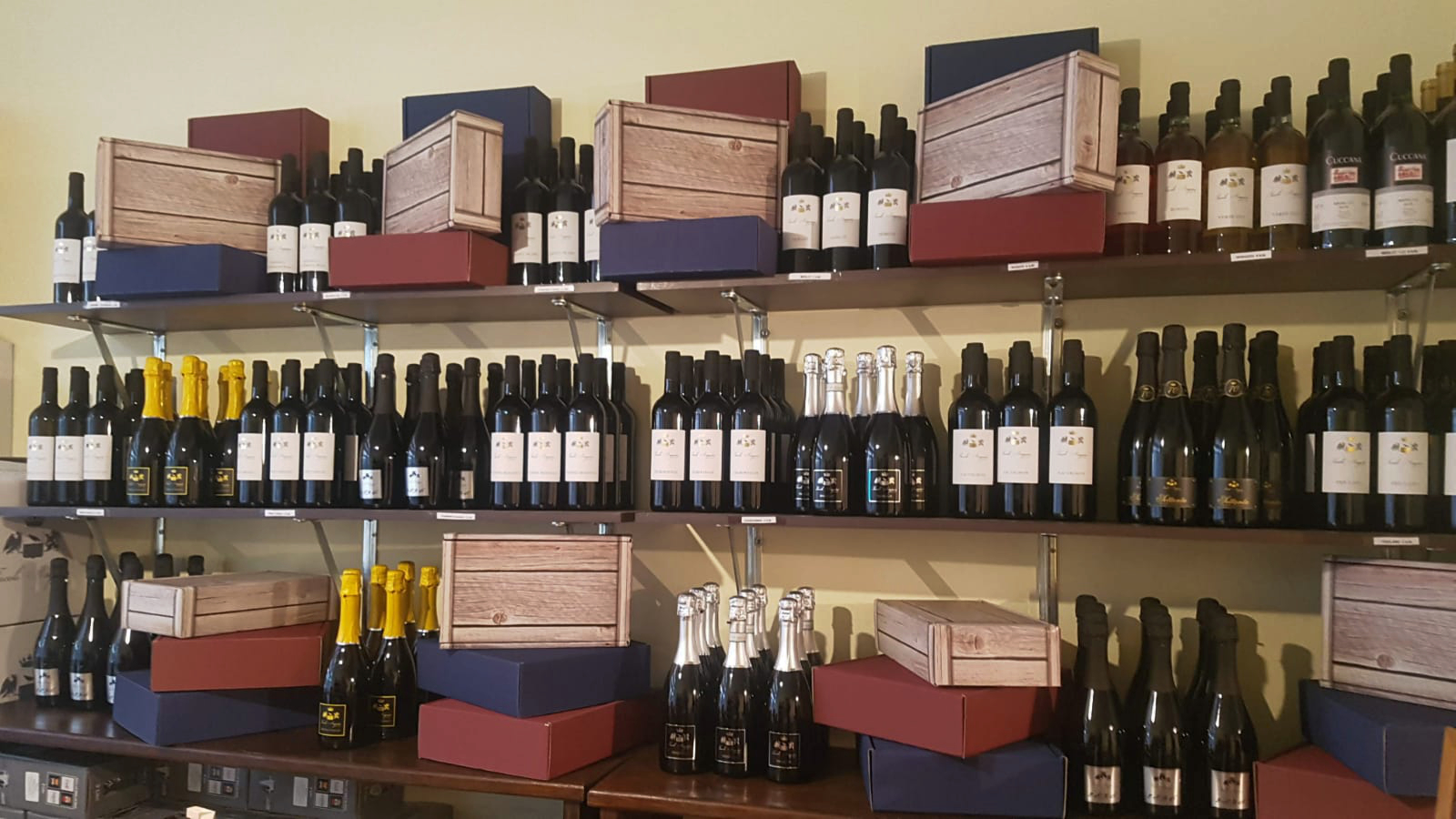 tacoli asquini vendita vini trieste via combi 7
